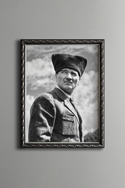 epiqart Ataturk - Vintage Patterned Frame