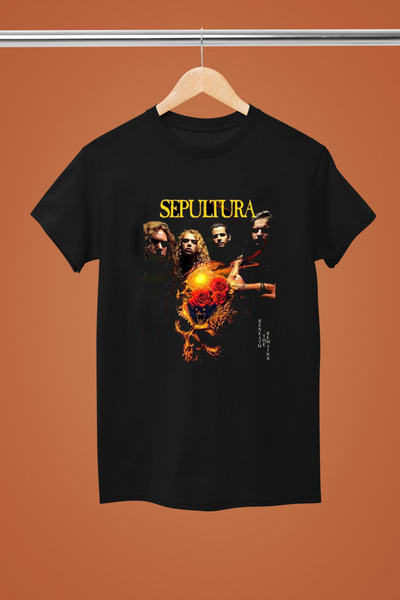 MAGORS تيشيرت روك من القطن بأكمام قصيرة وطبعة SEPULTURA