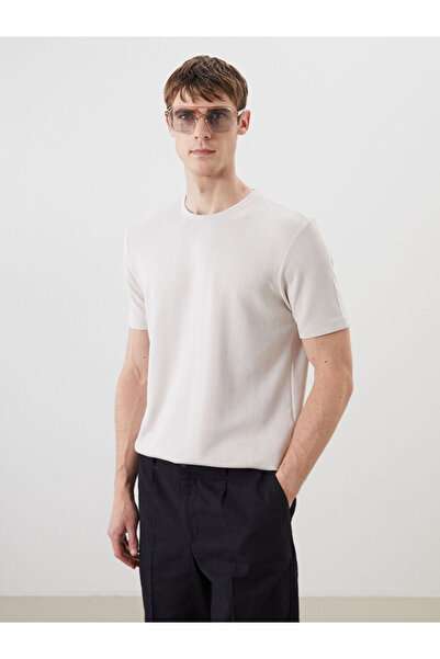 LC Waikiki Μπεζ ανδρικό μπλουζάκι με λαιμόκοψη ποδηλάτου από το plus-store