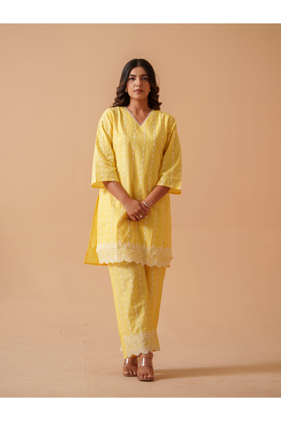 Styli Contrast Pipping Detail T-Shirt and Pyjama Set