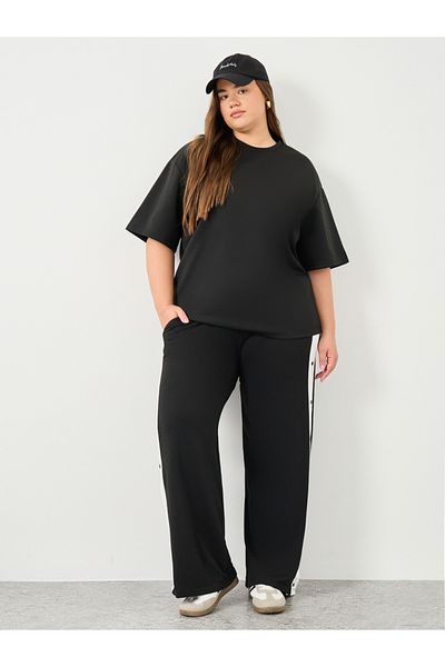 Styli Plus Size Round Neck Oversized T-Shirt