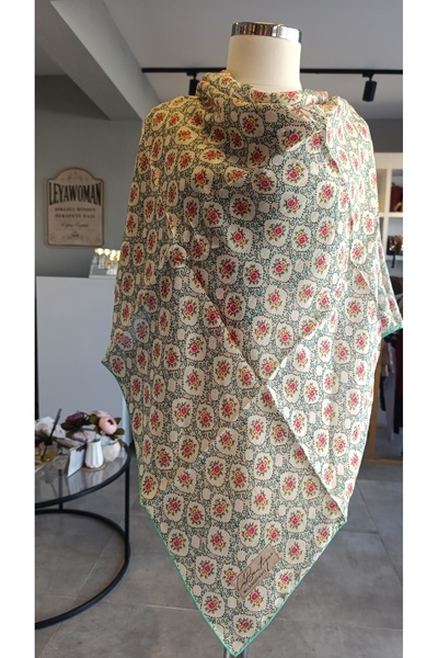 LA BOUTIQUE 100% Herbal Summer / Fall Scarf