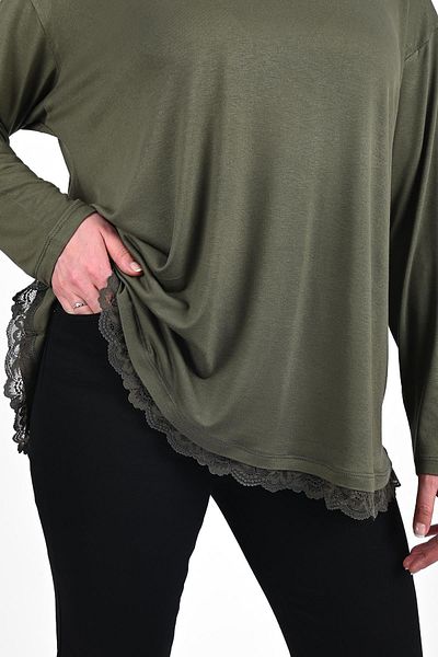Koza Butik Women's Plus Size Blouse with Guipure Lace Detail on Skirts 1386-23