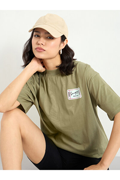 Styli تي شيرت كبير الحجم بطبعة جرافيكية خضراء