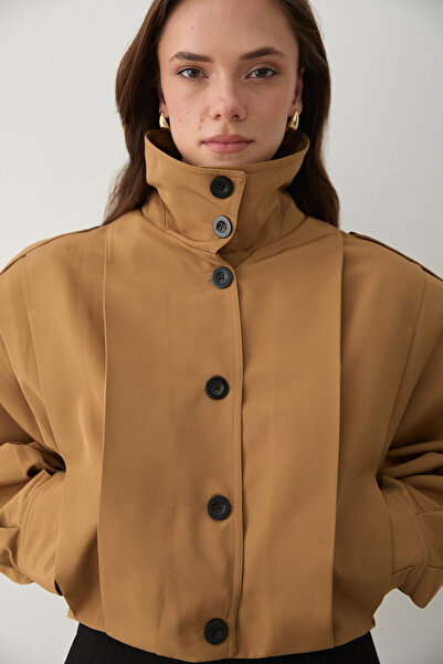 Laluvia Camel Yüksek Yaka Düğmeli Trençkot - 2025