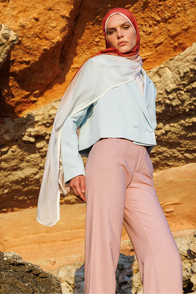 Mooncorn Gradient Muslin Shawl Cherry