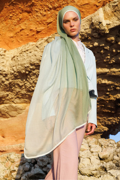 Mooncorn Gradient Muslin Shawl Forest Green