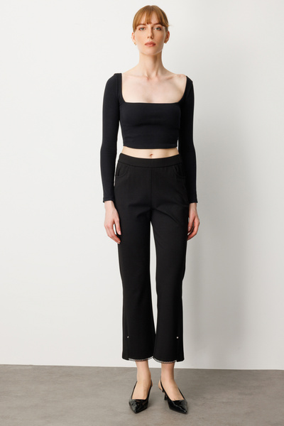 Ekol Paçası Taş Detaylı Pantolon