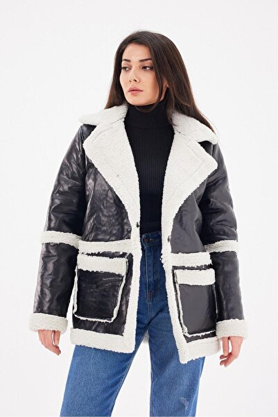 QUASAR Fashion معطف جلدي نسائي كبير الحجم بتفاصيل جيب للموسم الجديد