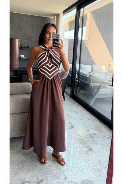BE CHİC Women's Halterneck Cross-Necklace Back Decoleted Thin Flexible Knitwear Detail Dress D4000