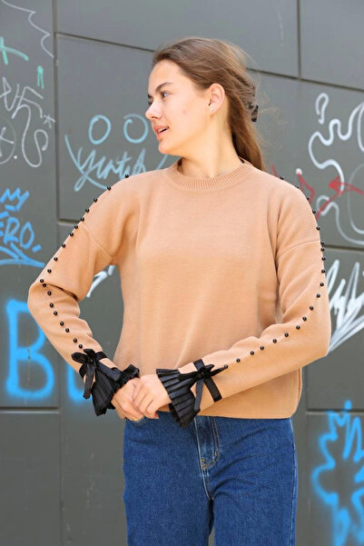 Zerenyus Pulover cu mărgele și detaliu în formă de bej