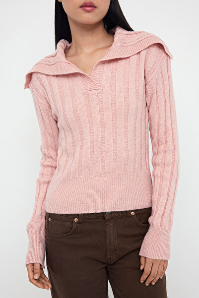 Trendyol Collection Teen Pink Soft Textured Crop/Short Knitwear Sweater Twoaw26Kz00138