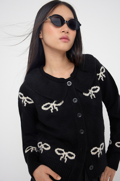 Trendyol Collection Teen Black Soft Textured Ribbon Pattern Knitwear Cardigan Twoaw26Hi00166