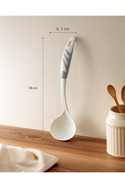 Madame Coco Chase Service Ladle