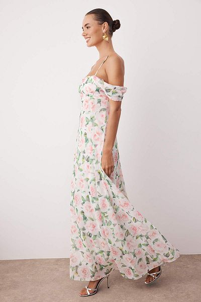 Trendyol Collection Multicolored Floral Chiffon Woven Low Sleeve Graduation Evening Dress Tprss25Ae00185