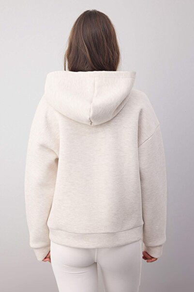 Trendyol Collection Wardrobe Essentials – Beige Melange Oversize Hooded Knitted Sweatshirt | Twoaw26Sw00018