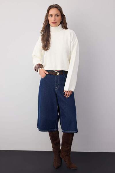 Trendyol Collection Ecru Wide Fit Soft Textured Crop/Short Knitwear Sweater Twoaw26Kz00113