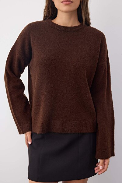 Trendyol Collection Wardrobe Essentials Brown Soft Textured Wide Fit Basic Knitwear Sweater |   Twoaw26Kz000880