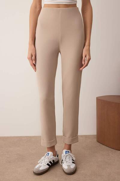 Trendyol Collection Základní legíny/nohavice Mink Carrot TWOAW26PL00046