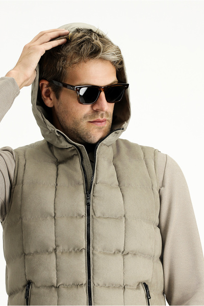Kiğılı Slim Fit Dar Kesim Kapüşonlu Spor Yelek