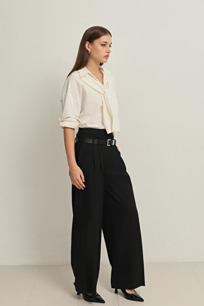 Setre Pantaloni largi cu tiv negru cu detaliu pliat și curea, cu o croială confortabilă