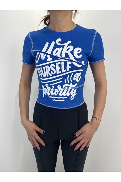 Mood Lab Kaşkorse Bedeni Saran Kesikli Baskılı Crop Saks Mavi Slim Fit Tişört