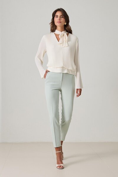 Setre Cream Pleated Halter Neck Detailed V-Neck Blouse