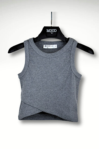 Mood Lab Μπλουζάκι από ανθρακί, αμάνικο, διπλό στήθος, με λεπτομέρεια από ριμ...