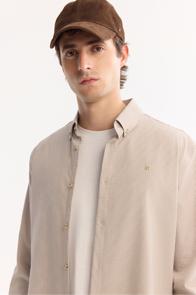Avva Men's Beige Button Collar Seersucker Striped Slim Fit Long Sleeve Shirt A52Y2098