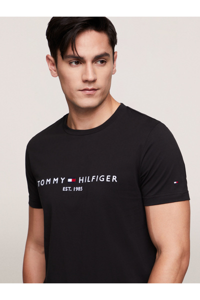 Tommy Hilfiger Denim . ""تي شيرت TommyHilfiger للرجال مصنوع من القطن العضوي بنسبة 100%