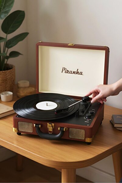 Piranha 7325 Bluetooth'lu Çantalı Pikap / Bluetooth + RCA + 3.5mm Ses Girişi / 33-45-78'lik Plaklarla Uyumlu
