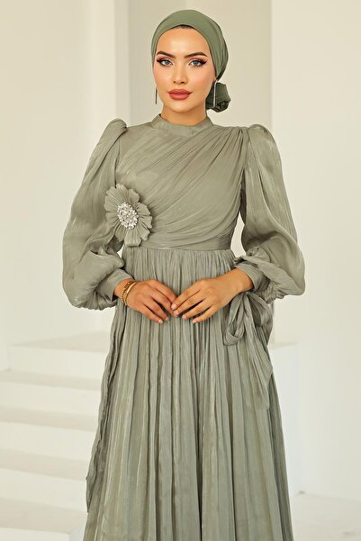 Olcay Yoyo-Seiden-Hijab-Abendkleid mit Plissee- und Steinbroschendetail, Hellgrün 1244