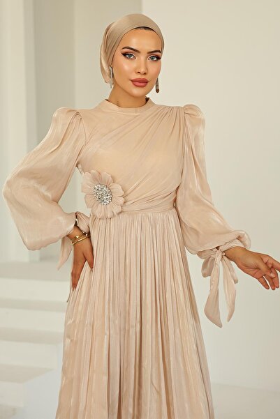 Olcay Βραδινό φόρεμα Yoyo με μεταξωτό χιτζάμπ με λεπτομέρεια από πιέτες και πέτρες CREAM 1244