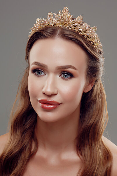 Magic Tiara Kristal Çiçek Detaylı Gelin Tacı – Zarif ve Işıltılı Tasarım