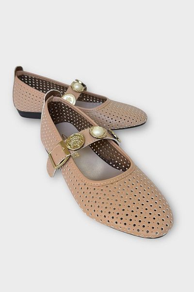 Liger Women's Pearl and Seal Accessory Banded Ballerina Beige - Gold
