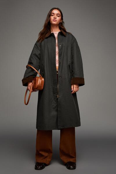 Bershka Mumlu görünümlü kontrast yakalı kaban