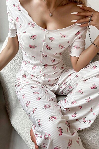 BELLA NOTTE Ekru Çiçek Baskılı Süs Düğmeli Yazlık Pijama Takımı