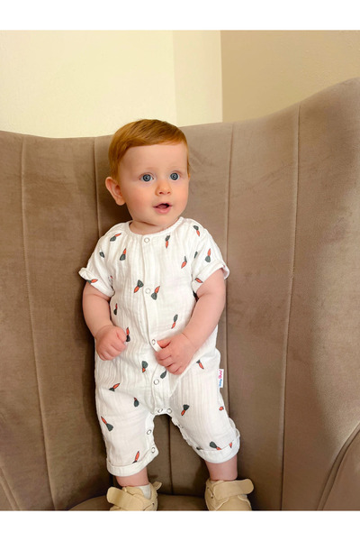 hümabebe Summer Muslin Jumpsuit with Carrot Pattern and Snap Fasteners