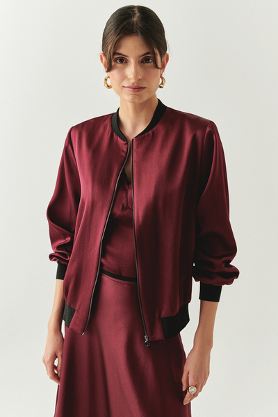 Exquise Crew Neck Pocket Satin Surface Regular Zipper Jacket