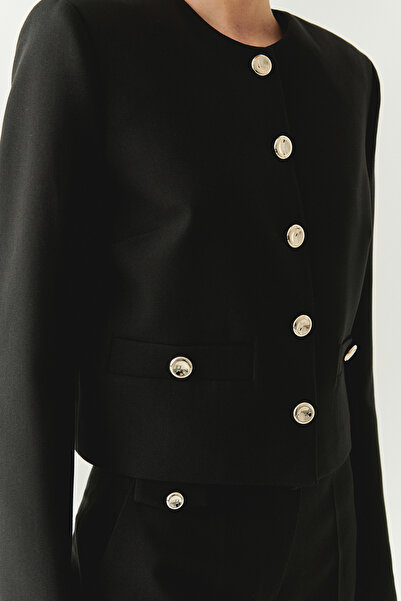 Exquise Padded Gold Buttoned Long Sleeve Short Regular Jacket