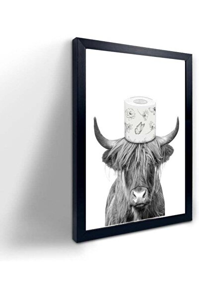 Emoda home Trove ديكور حمام بإطار أسود - لوحة جدارية مضحكة لبقرة المرتفعات في حوض الاستحمام