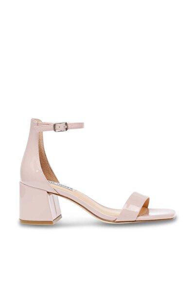 Steve Madden حذاء نسائي بكعب منخفض من الجلد باللون البيج