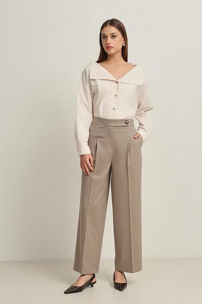 Setre Pantaloni de linie casual bej cu buzunar și detaliu în talie