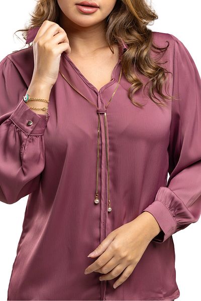 SUGA Purity blouse with a golden touch