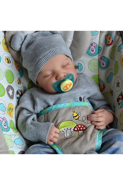 Buldug Uyuyan Levi Reborn Bebek 43 cm – Gerçekçi Vinil, Mıknatıslı Emzikli Kutu Seti
