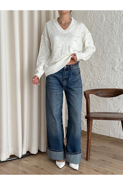 fujya V-Neck Shiny Stone Patterned Sweater White