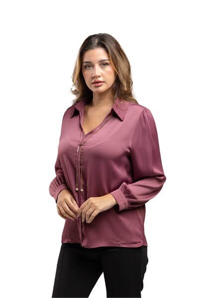 SUGA Purity blouse with a golden touch