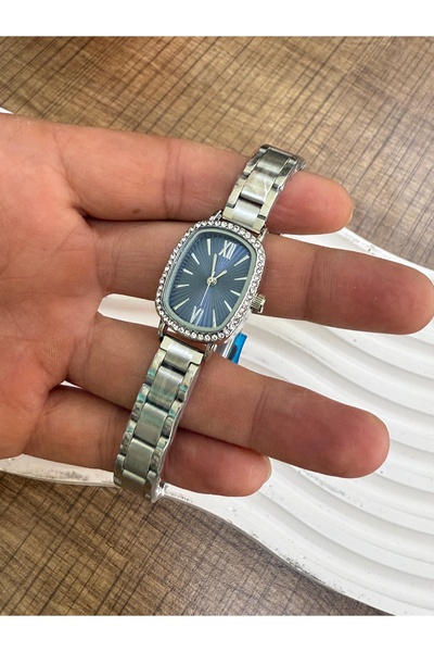 LOOQ Roman Numeral Women's Wristwatch with Zircon Stone Detail