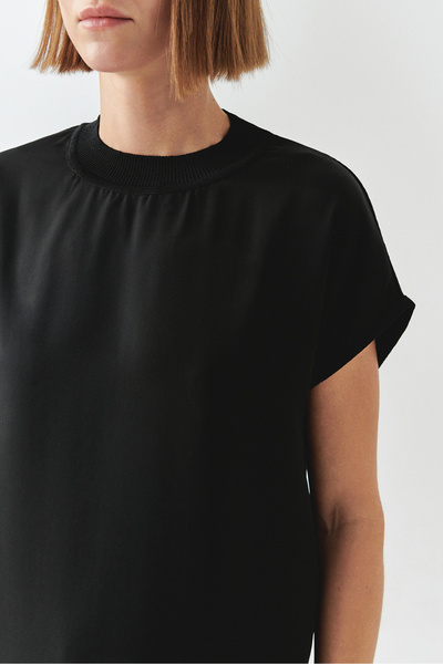 Exquise Crew Neck Low Sleeve Tricot Garnished Regular Black Blouse