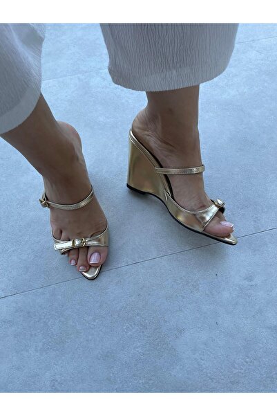 Elvinin Tarzı Tefa Gold Color Buckle Detailed Platform Heeled Shoes